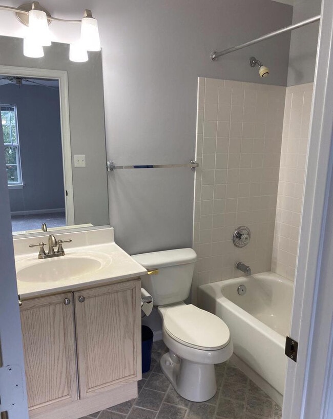 Building Photo - 14174 Autumn Cir