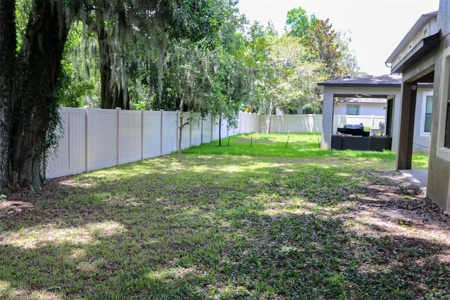 Building Photo - 1208 Oakcrest Dr