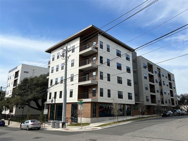 Building Photo - 2500 Longview St