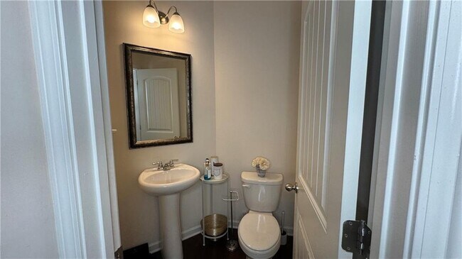 Building Photo - 5717 Union Pointe Dr