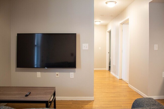 Interior Photo - 806 S 3rd St