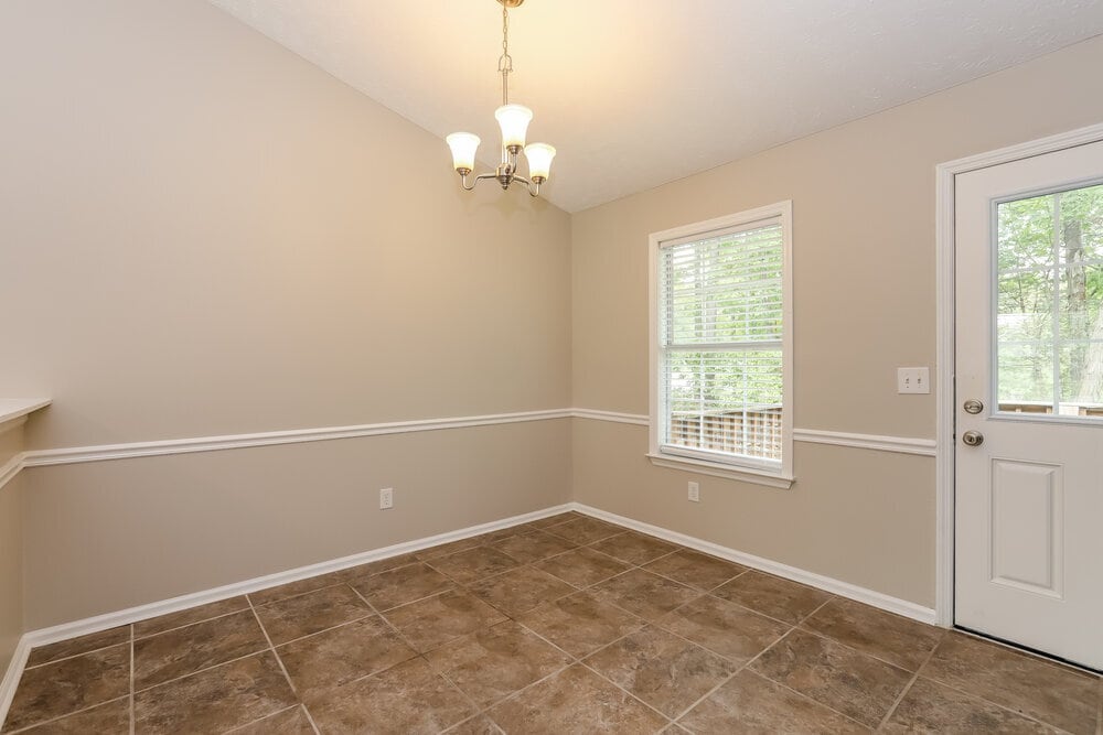 Building Photo - 425 Jonesboro Ct