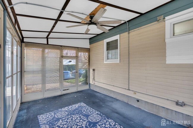 Building Photo - 20 Burnet St