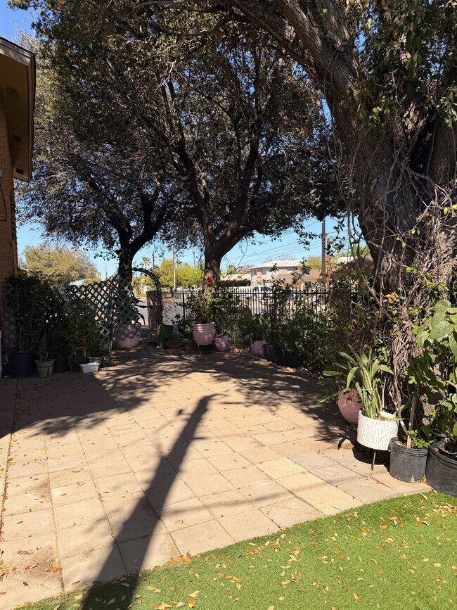 Building Photo - 5302 Springfield Ave