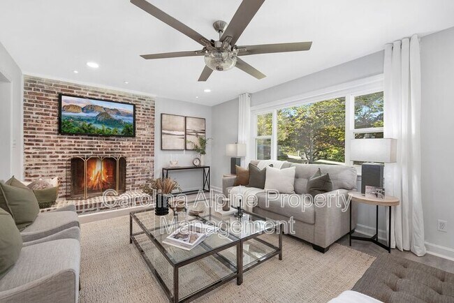 Building Photo - 4420 Chebar Dr