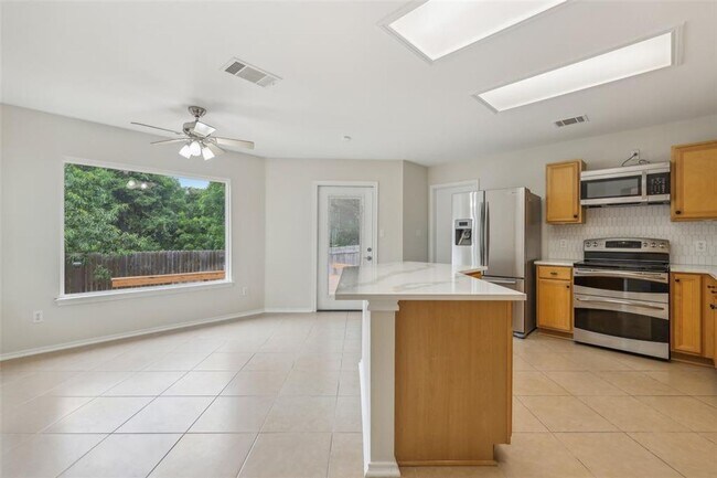 Building Photo - Great 4-Bedroom Home For Rent In South Austin