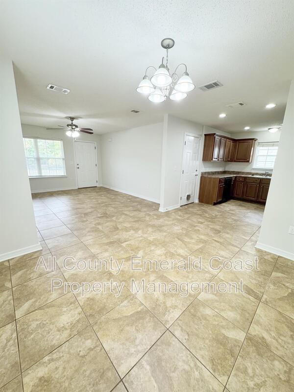 Building Photo - 293 Dahlquist Dr