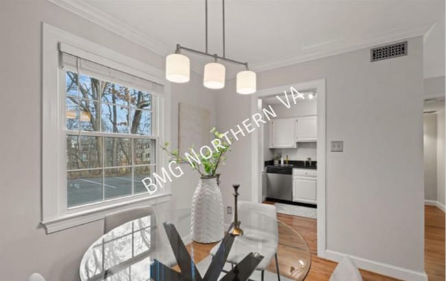 Building Photo - 2509 Arlington Blvd