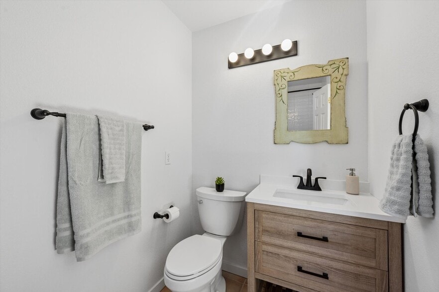 Building Photo - 2002 S Fork Dr