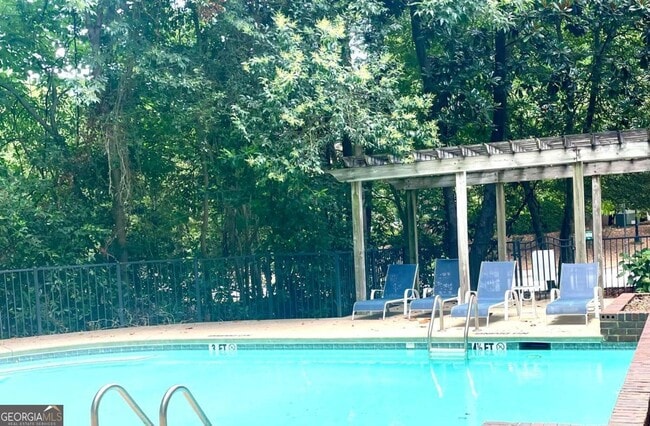 Building Photo - 101 Wood Lake Dr