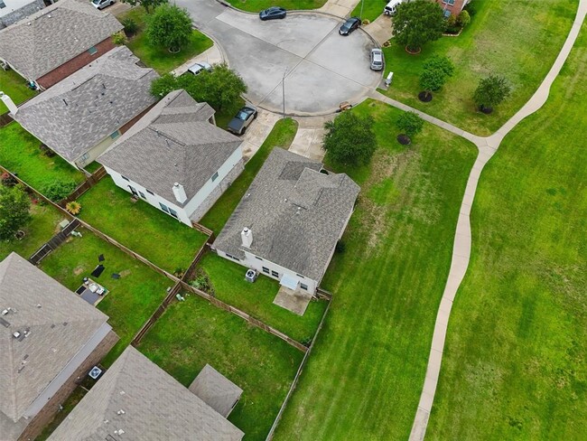 Building Photo - 8342 Loetsch Ridge Way