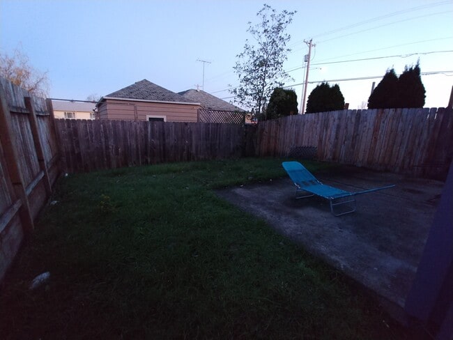 Primary Photo - 1610 Gem Pl NE