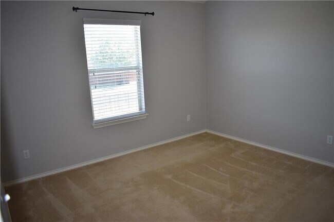 Building Photo - 108 Quarry Ln