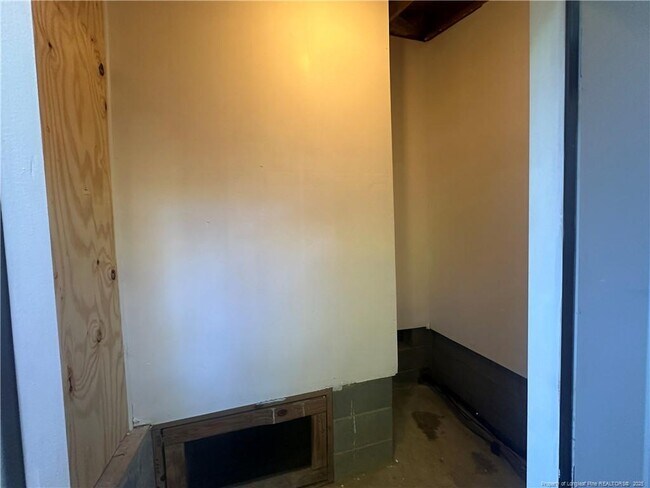 Building Photo - 1202 Huntsman Ct