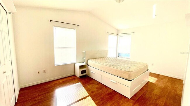 Building Photo - 3381 Hamlet Loop