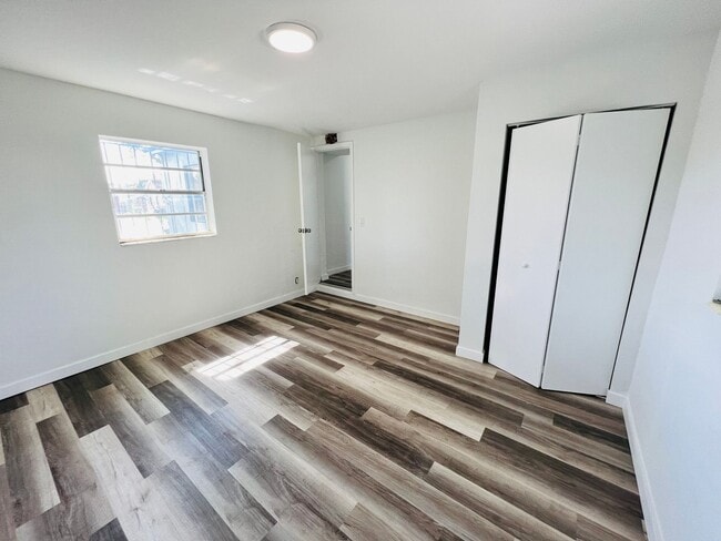 Building Photo - Fabulous Renovation! Gorgeous Three Bedroom and One Bath Home!