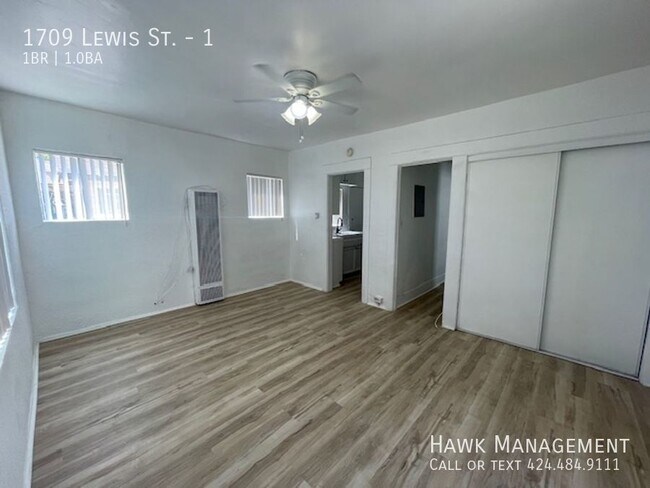 Building Photo - 1709 Lewis St