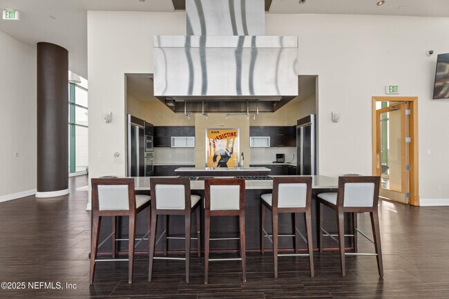 Building Photo - 1431 Riverplace Blvd