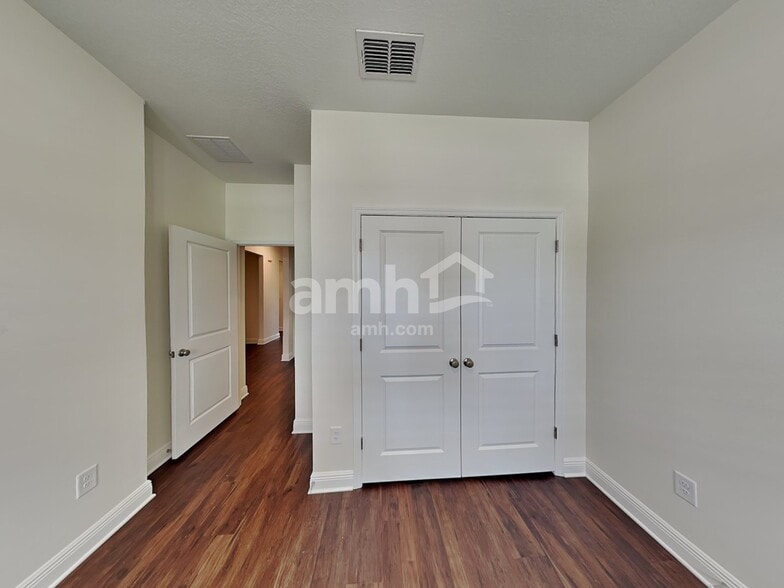 Building Photo - 14612 Cedar Ml Dr
