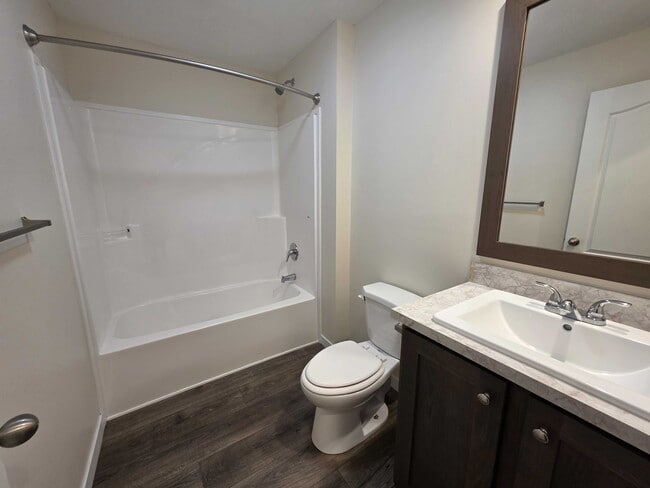 Building Photo - 3678 Hawthorne St