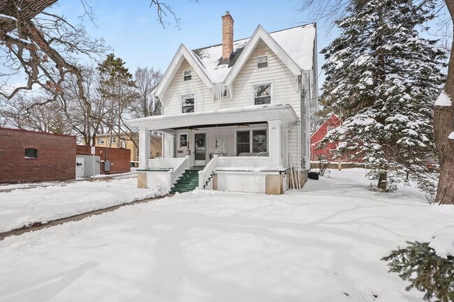 Building Photo - Stunning Gothic Revival Victorian in Bay Creek