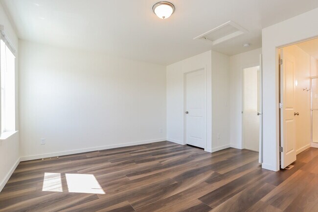 Building Photo - 18571 E 47th Ave