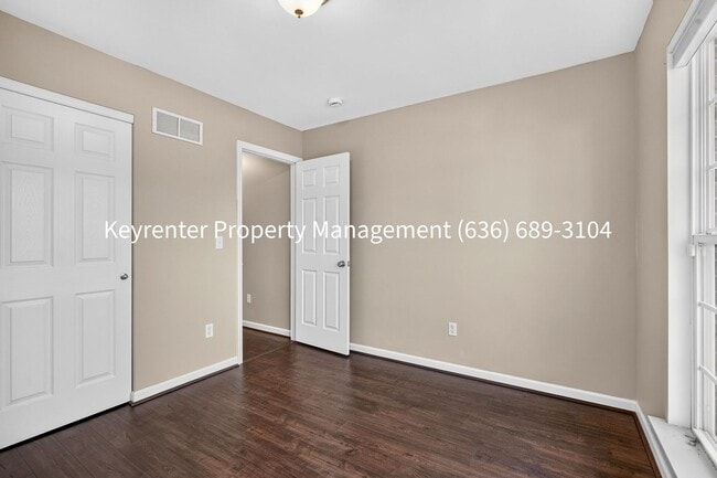 Building Photo - Modern Ranch Retreat – 4BR/3BA in Saint Charles!