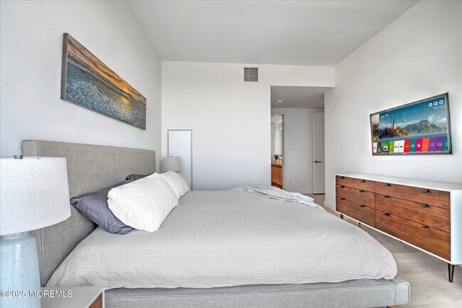 Building Photo - 1101 Ocean Ave N