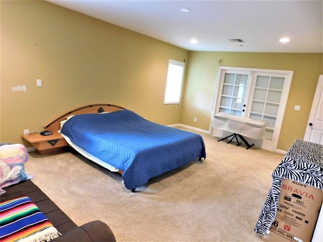 Building Photo - 1441 N Naomi St