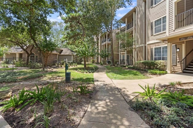 Building Photo - 2400 Spring Rain Dr