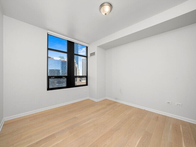 Building Photo - 1255 S State St