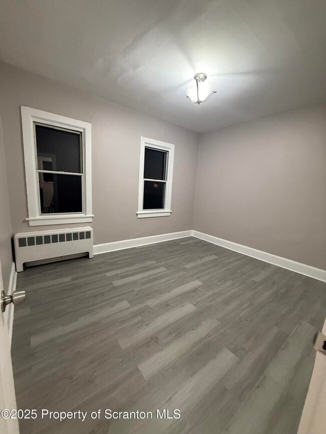 Building Photo - 929 Stafford Ave