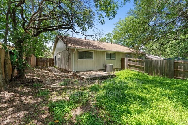 Building Photo - 11411 Walnut Ridge Dr