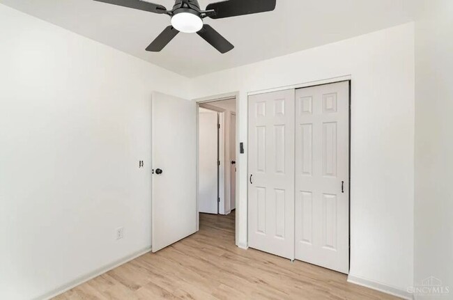 Building Photo - 6055 Tridale Ct