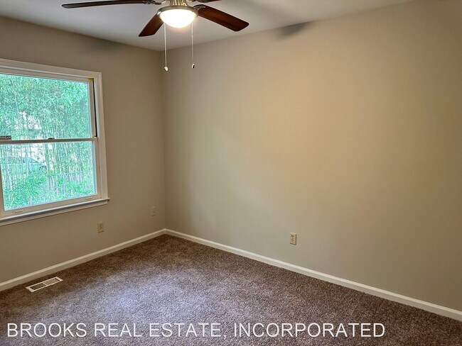 Building Photo - 3 br, 2.5 bath House - 335 Susan Constant ...