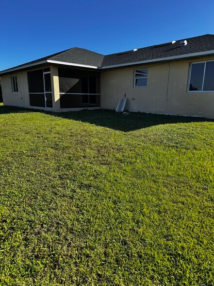 Back view - 738 Andover Ave S