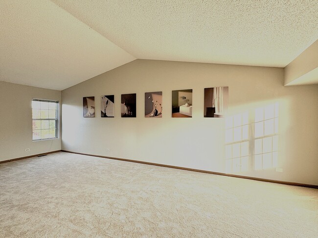 Building Photo - 1604 Estate Cir