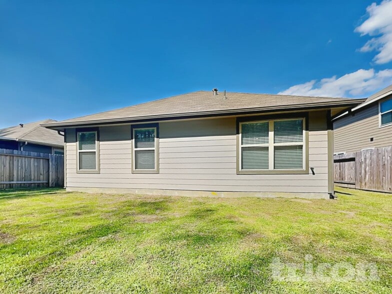 Building Photo - 17552 Rosewood Manor Ln