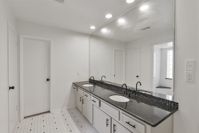 Building Photo - 3206 Cascade Creek Dr