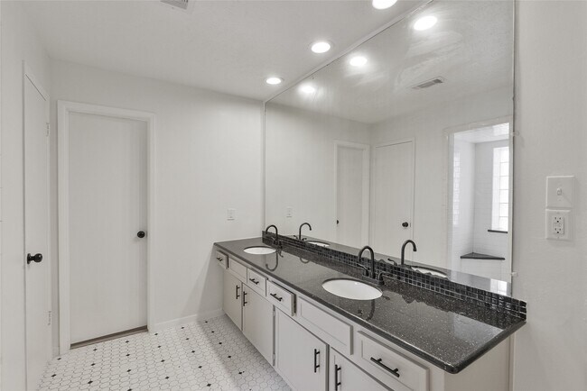 Building Photo - 3206 Cascade Creek Dr