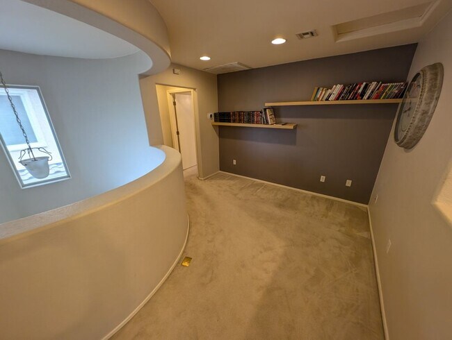 Building Photo - 7570 Dobroyd Dr