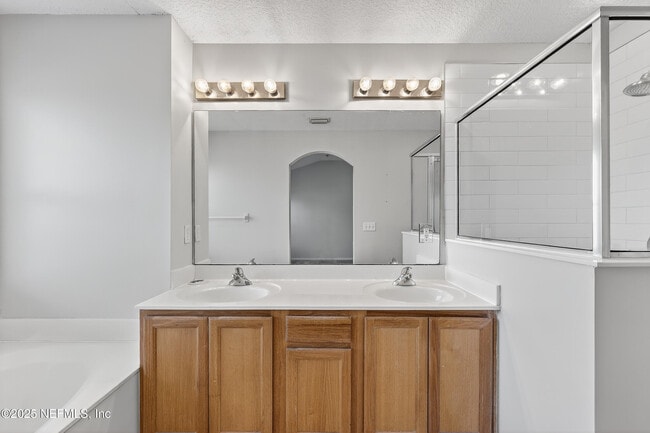 Building Photo - 9205 Redtail Dr