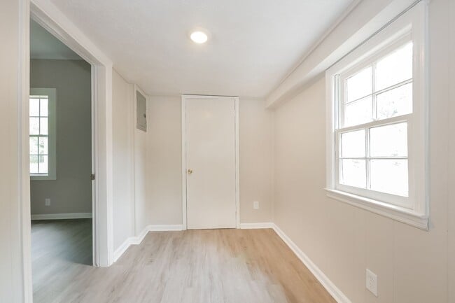 Building Photo - Charming Home in Quiet Griffin Neighborhood – For Rent