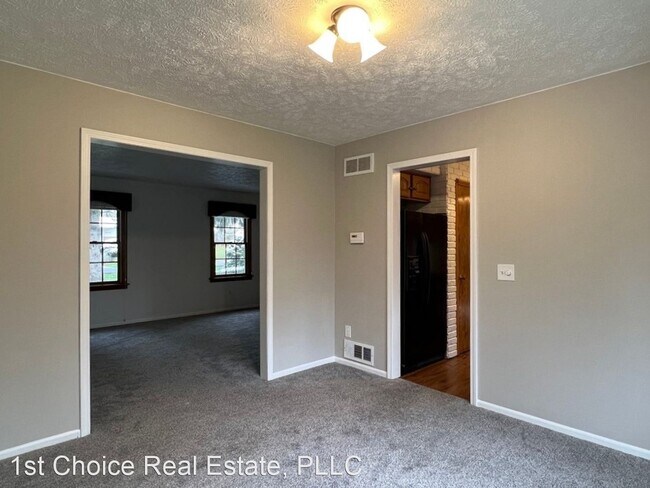 Building Photo - 3 br, 2.5 bath House - 1600 Hillside Drive