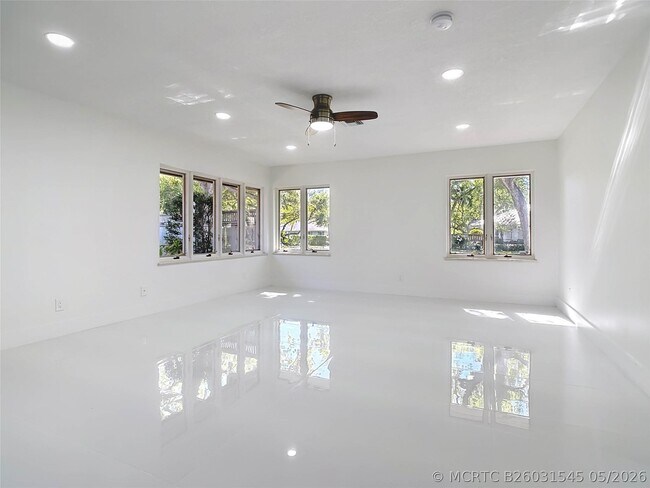 Building Photo - 1200 Poitras Dr