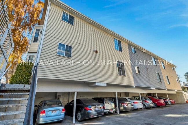 Building Photo - 611 N 700 E
