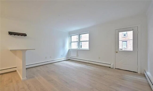 Building Photo - 2362 E 13th St