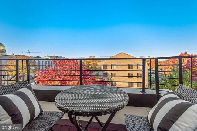 Building Photo - Modern 3BR/3BA Shaw Penthouse with Two Private Decks