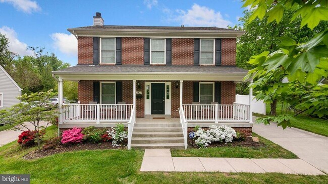 Building Photo - 2427 Fort Dr