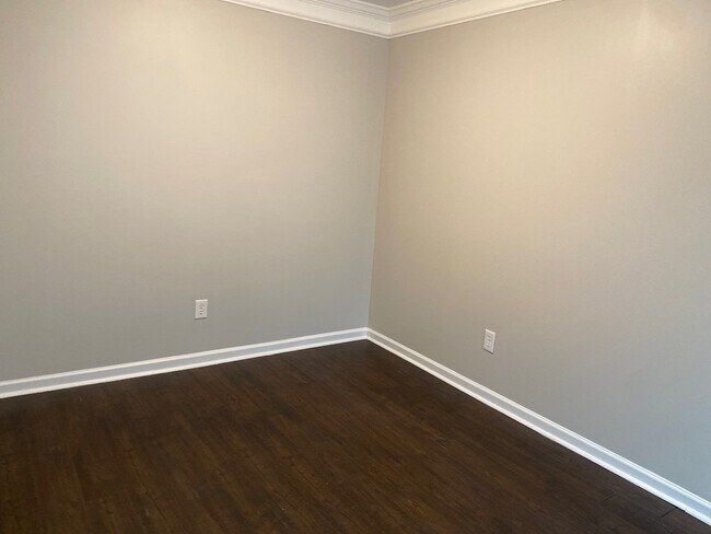 Building Photo - 68 Old Oak Cir